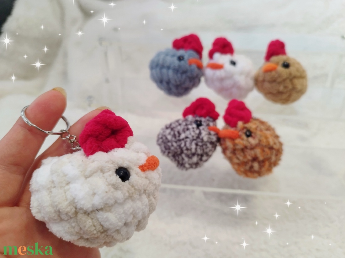 Horgolt csirke kulcstartó � kézzel készült mini amigurumi tyúk, több színben - táska & tok - kulcstartó & táskadísz - kulcstartó - Meska.hu