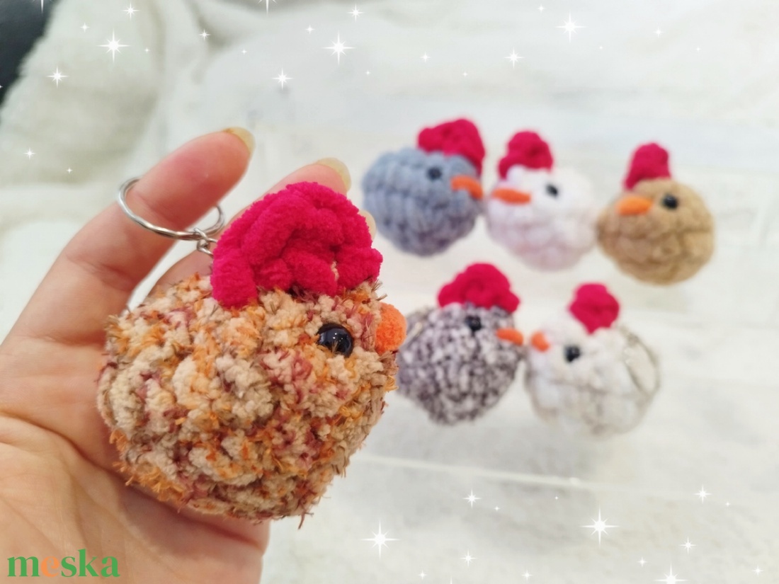 Horgolt csirke kulcstartó � kézzel készült mini amigurumi tyúk, több színben - táska & tok - kulcstartó & táskadísz - kulcstartó - Meska.hu