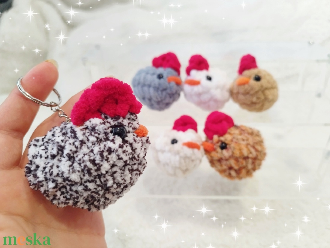 Horgolt csirke kulcstartó � kézzel készült mini amigurumi tyúk, több színben - táska & tok - kulcstartó & táskadísz - kulcstartó - Meska.hu