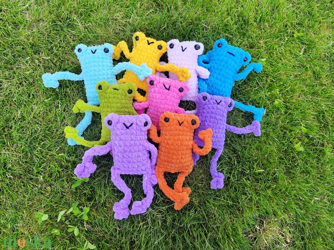 Horgolt hosszúlábú béka plüss (Leggy Frog) � kézzel készült színes amigurumi figura - játék & sport - plüssállat & játékfigura - béka - Meska.hu