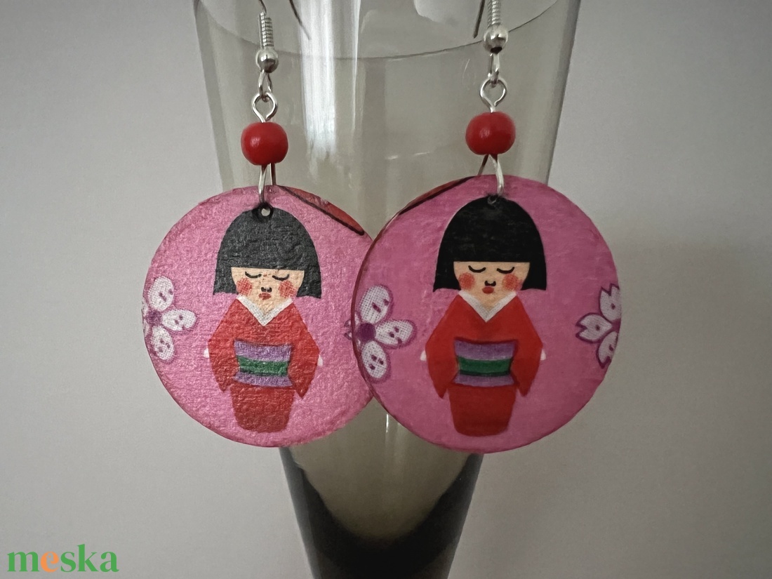 Kokeshi baba No.3 fülbevaló - ékszer - fülbevaló - lógós kerek fülbevaló - Meska.hu Kokeshi baba No.3 fülbevaló - ékszer - fülbevaló - lógós kerek fülbevaló - Meska.hu