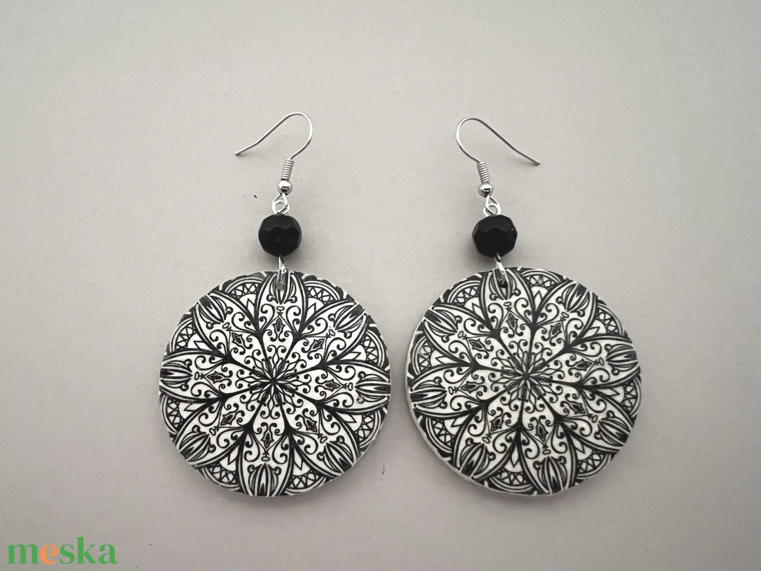 Csipkés mandala fülbevaló  - ékszer - fülbevaló - lógós kerek fülbevaló - Meska.hu