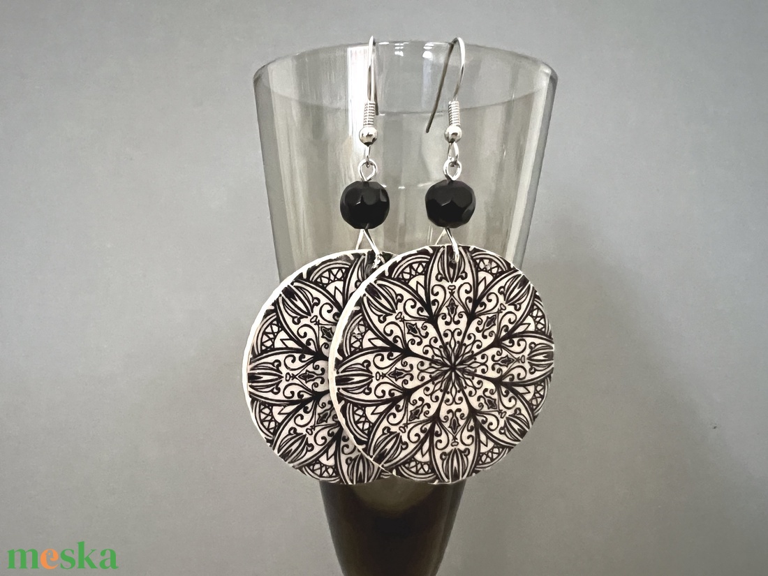 Csipkés mandala fülbevaló  - ékszer - fülbevaló - lógós kerek fülbevaló - Meska.hu
