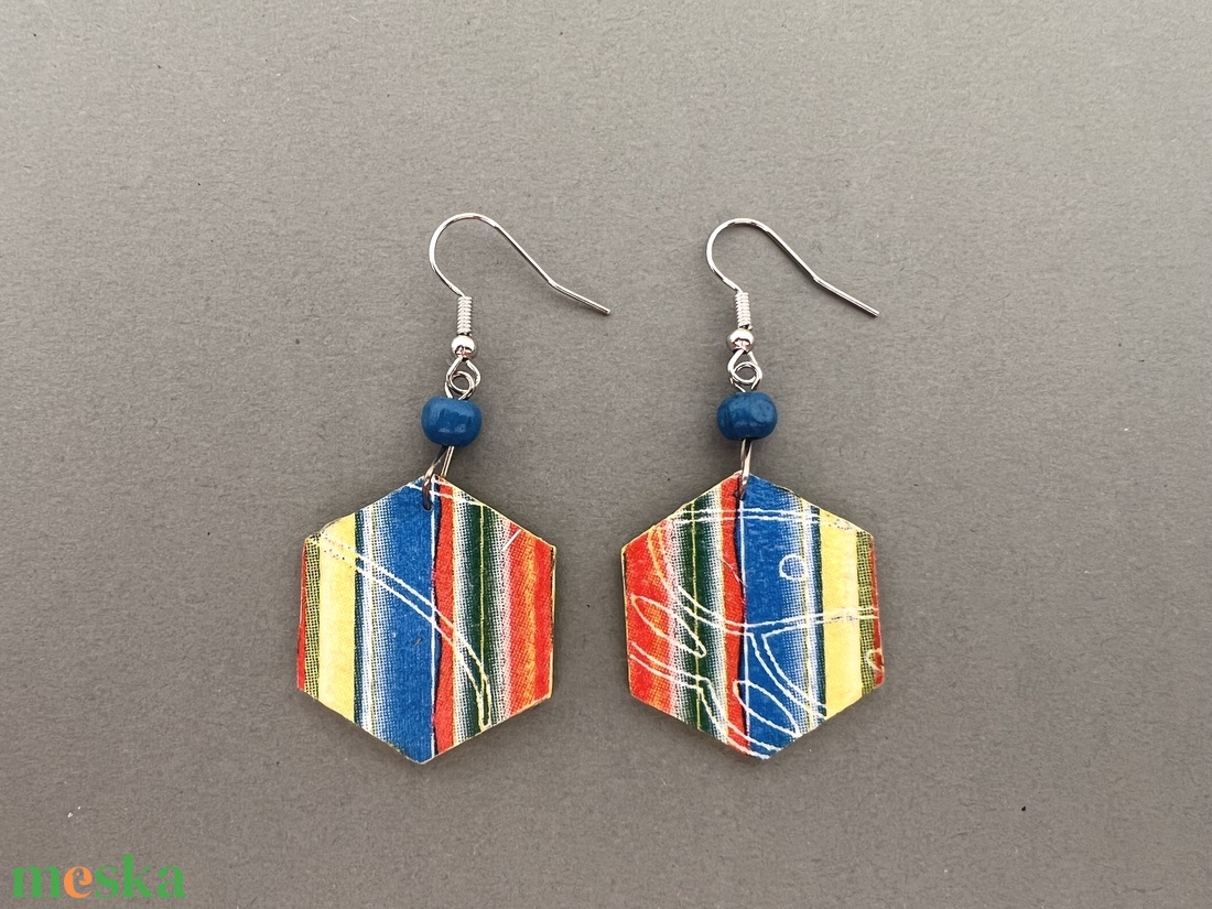 Csíkos méhsejt fübevaló - ékszer - fülbevaló - lógó fülbevaló - Meska.hu