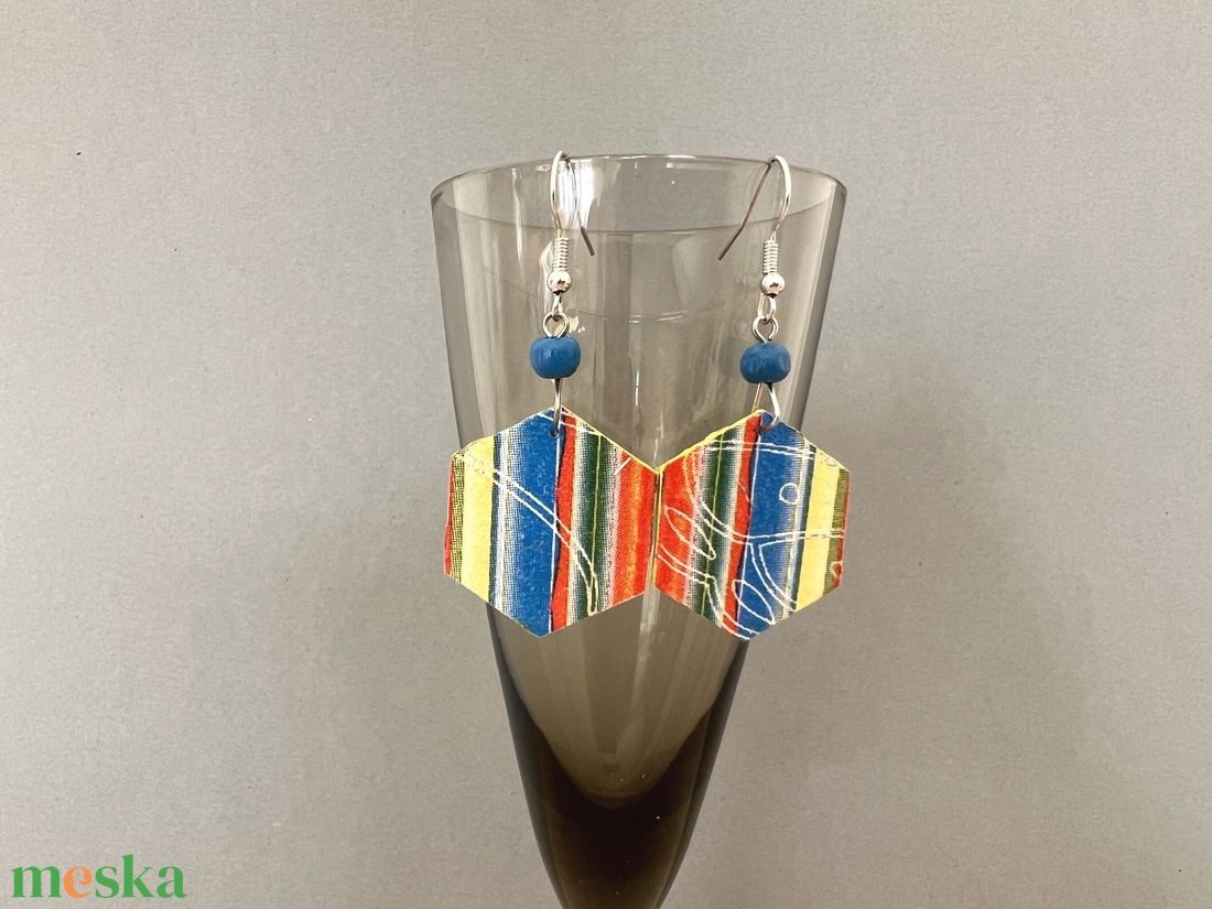 Csíkos méhsejt fübevaló - ékszer - fülbevaló - lógó fülbevaló - Meska.hu
