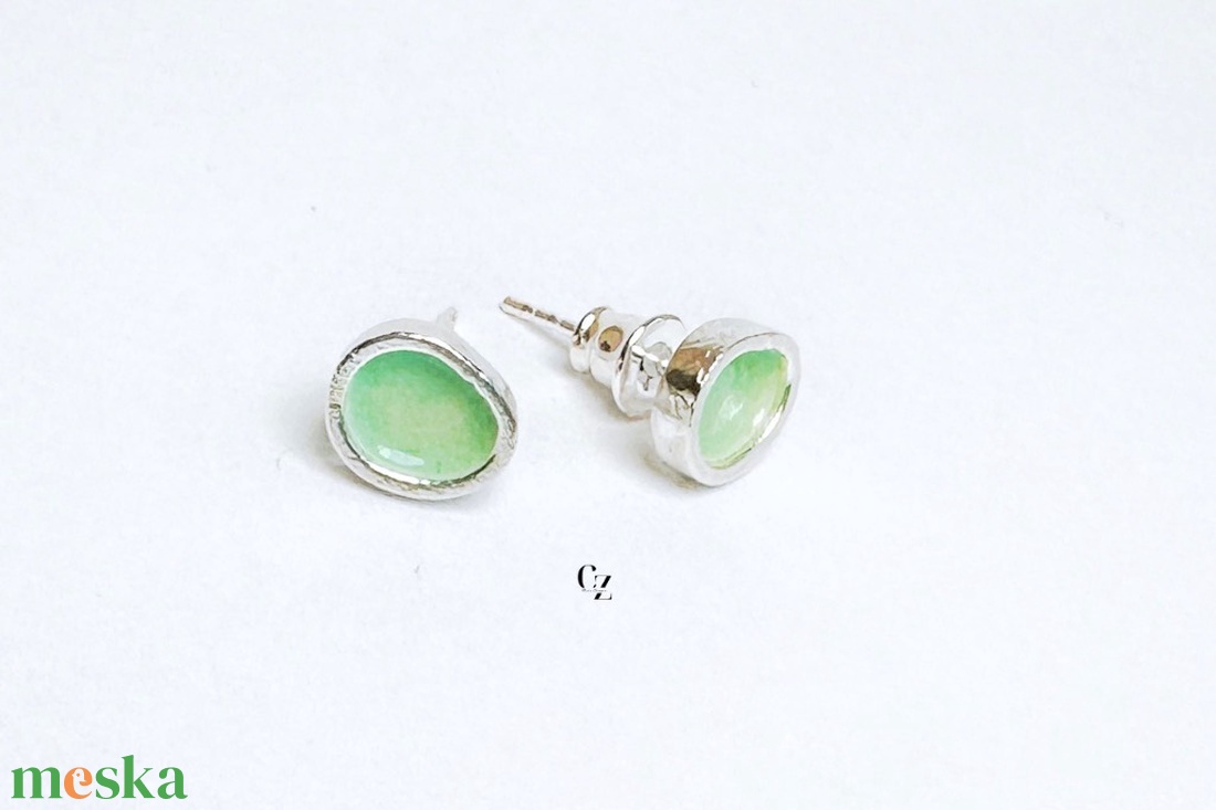 Ezüst, tűzzománc világoszöld színű fülbevaló - ékszer - fülbevaló - pötty fülbevaló - Meska.hu