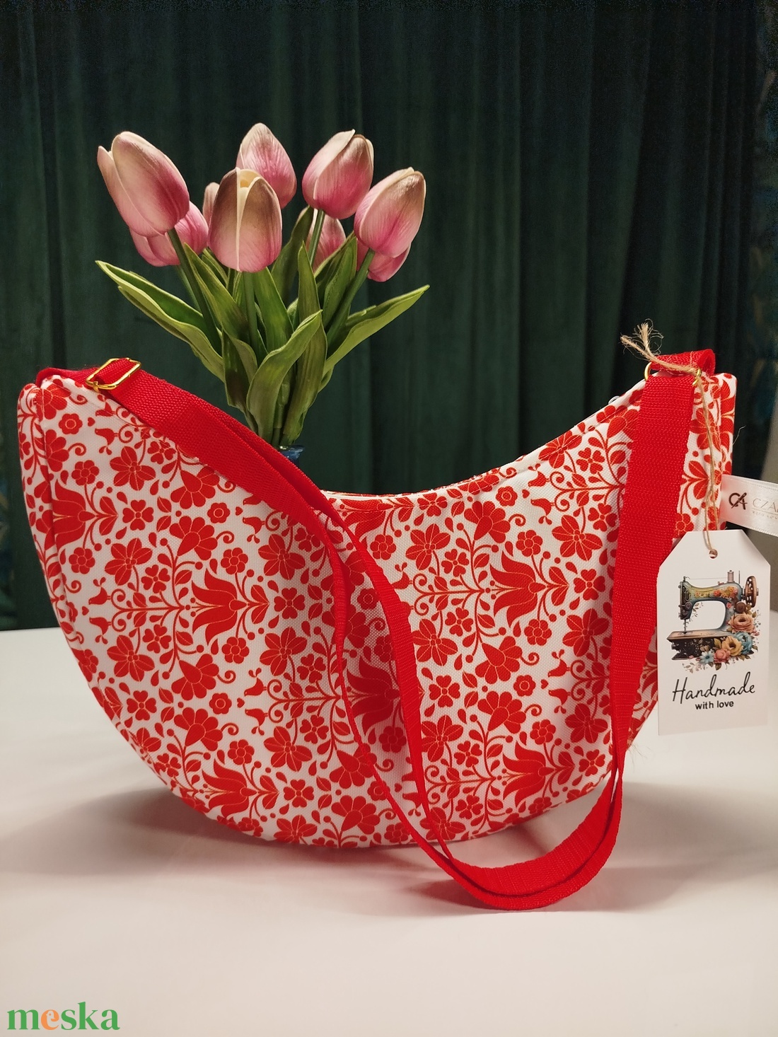 Matyó hímzés mintás moonbag - táska & tok - kézitáska & válltáska - vállon átvethető táska - Meska.hu