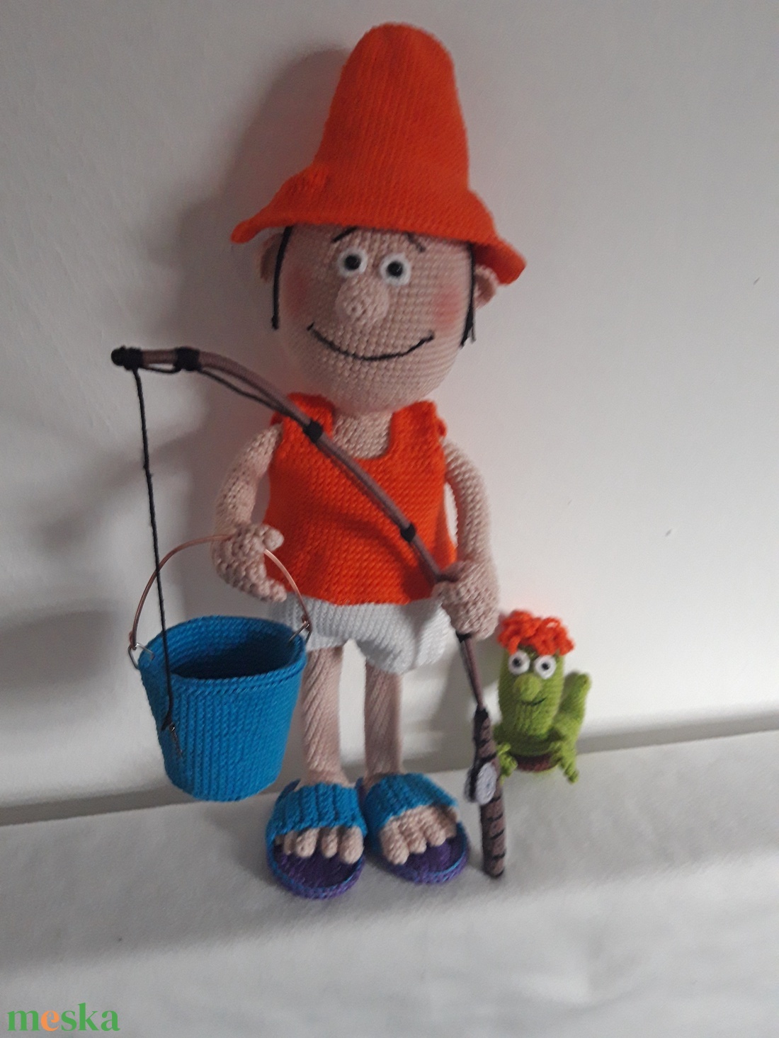A nagy horgász, horgolt figura +vödör, horgászbot - játék & sport - plüssállat & játékfigura - plüss mesefigurák - Meska.hu A nagy horgász, horgolt figura +vödör, horgászbot - játék & sport - plüssállat & játékfigura - plüss mesefigurák - Meska.hu