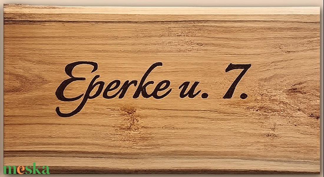 Gravírozott fa utcanév tábla lakkozva - otthon & életmód - ház & kert - névtábla - Meska.hu