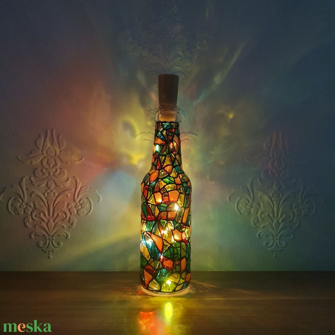 Kézzel festett, egyedi díszüveg LED világítással - otthon & életmód - dekoráció - asztal és polc dekoráció - díszüveg - Meska.hu