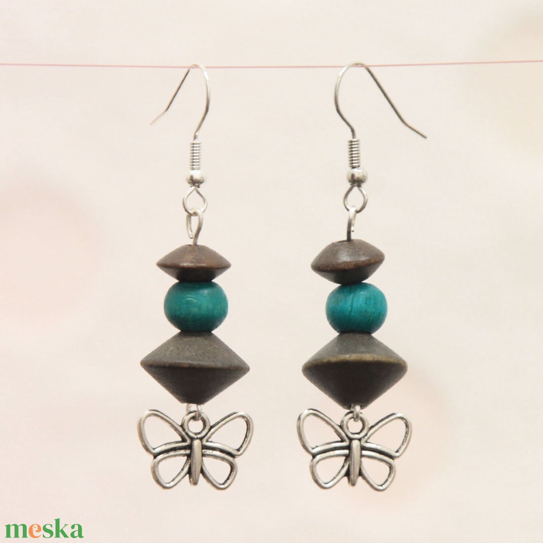 Beakasztós őszi pillangó medálos fülbevaló - ékszer - fülbevaló - lógó fülbevaló - Meska.hu