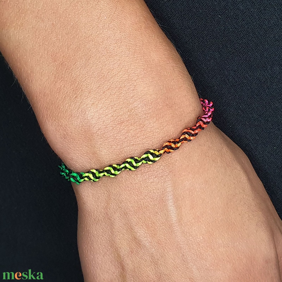 Fonott makramé karkötő - színátmenetes (rainbow) - ékszer - karkötő - fonott karkötő - Meska.hu Fonott makramé karkötő - színátmenetes (rainbow) - ékszer - karkötő - fonott karkötő - Meska.hu