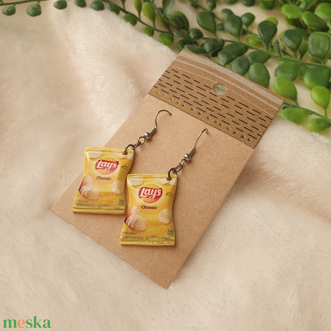 Beakasztós Lay's chips medálos fülbevaló - ékszer - fülbevaló - lógó fülbevaló - Meska.hu Beakasztós Lay's chips medálos fülbevaló - ékszer - fülbevaló - lógó fülbevaló - Meska.hu