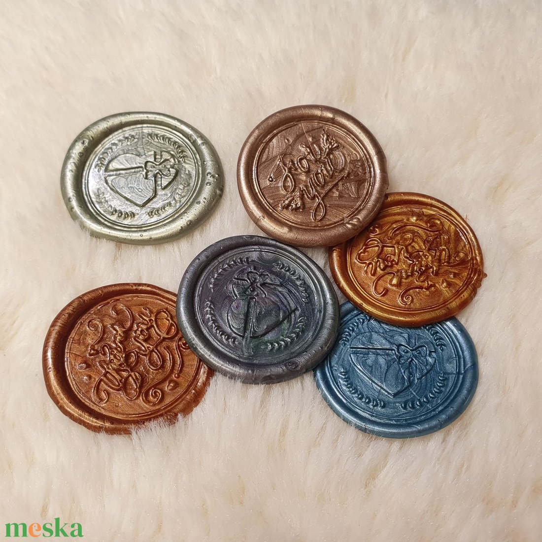 Viaszpecsét szívecskés mintával (6 db) - diy (csináld magad) - egységcsomag - Meska.hu Viaszpecsét szívecskés mintával (6 db) - diy (csináld magad) - egységcsomag - Meska.hu