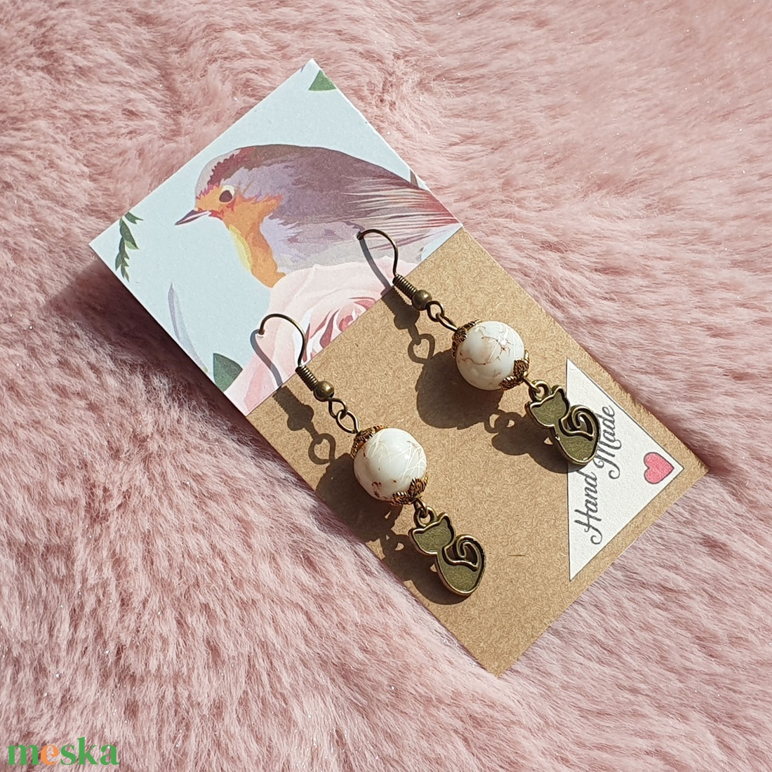 Cica fülbevaló - ékszer - fülbevaló - lógó fülbevaló - Meska.hu