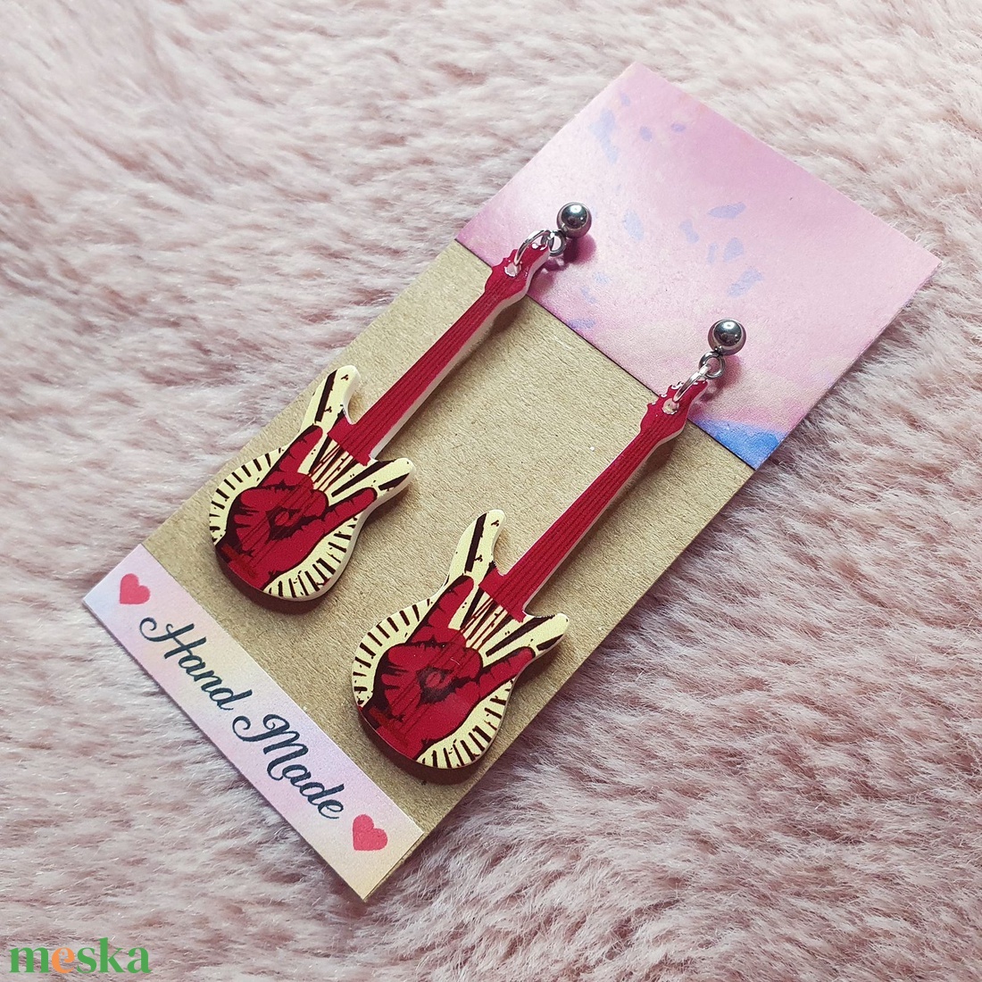 Gitár fülbevaló, rozsdamentes acél bedugóval - ékszer - fülbevaló - lógó fülbevaló - Meska.hu Gitár fülbevaló, rozsdamentes acél bedugóval - ékszer - fülbevaló - lógó fülbevaló - Meska.hu