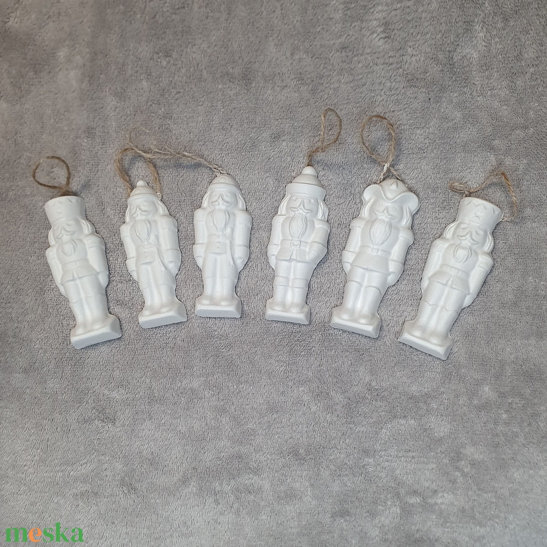 Gipsz karácsonyfadíszek - 6 db - diótörő  - karácsony - karácsonyi lakásdekoráció - karácsonyfadíszek - Meska.hu