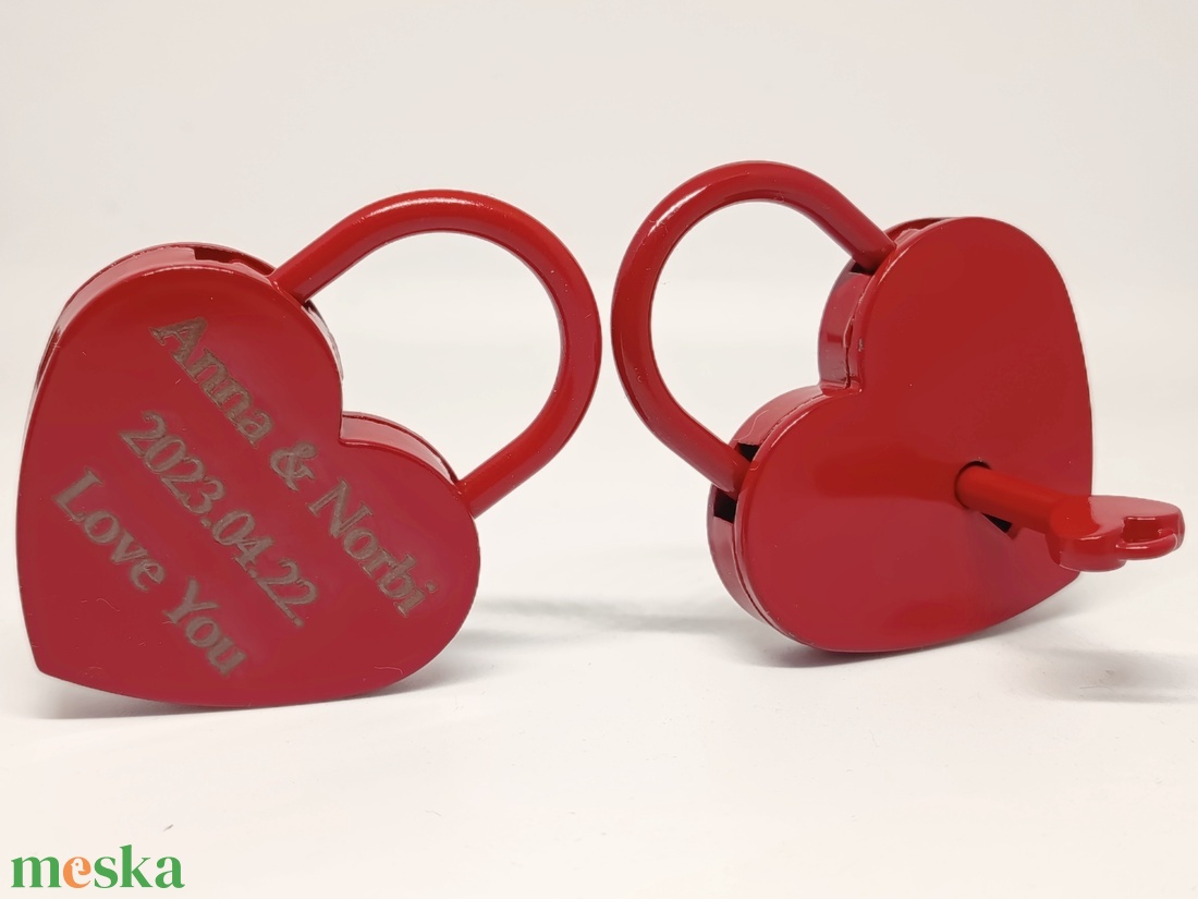 Valentin nap lakat gravírozott - táska & tok - kulcstartó & táskadísz - táskaakasztó - Meska.hu