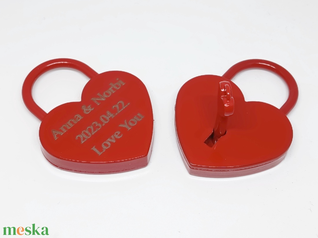Valentin nap lakat gravírozott - táska & tok - kulcstartó & táskadísz - táskaakasztó - Meska.hu