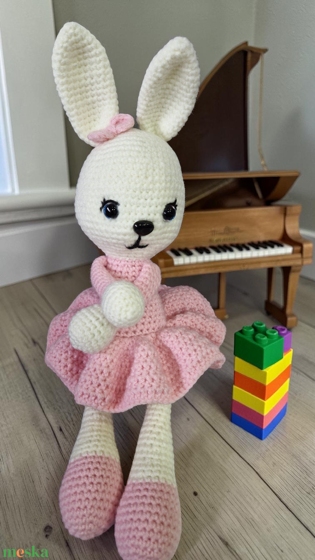 Horgolt amigurumi nyuszilány - egyedi ajándék, választható színekben - játék & sport - plüssállat & játékfigura - nyuszi - Meska.hu