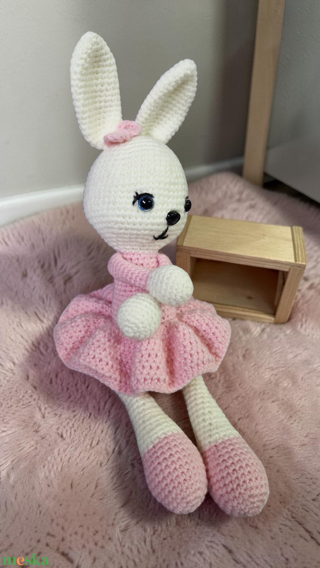 Horgolt amigurumi nyuszilány - egyedi ajándék, választható színekben - játék & sport - plüssállat & játékfigura - nyuszi - Meska.hu