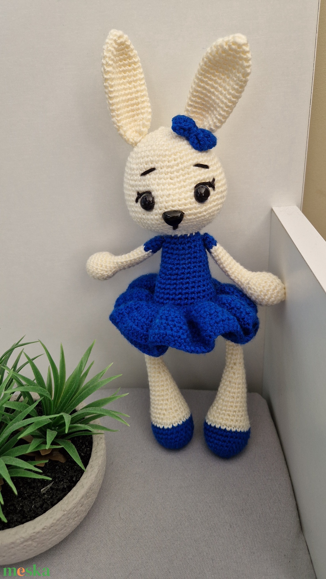 Horgolt amigurumi nyuszilány - egyedi ajándék, azonnal vihető - játék & sport - plüssállat & játékfigura - nyuszi - Meska.hu