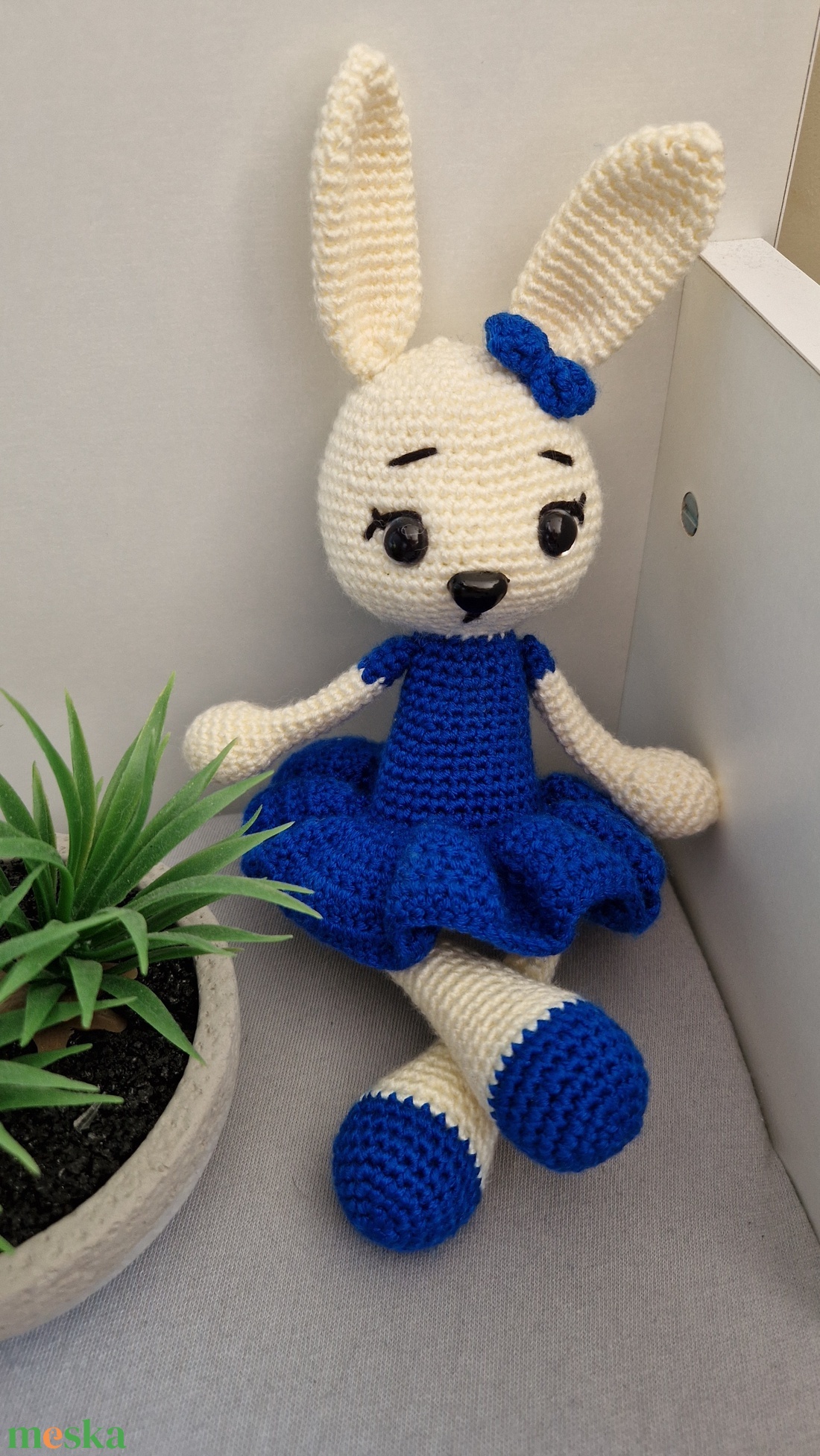 Horgolt amigurumi nyuszilány - egyedi ajándék, azonnal vihető - játék & sport - plüssállat & játékfigura - nyuszi - Meska.hu