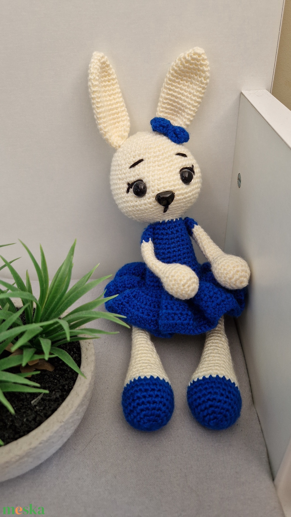 Horgolt amigurumi nyuszilány - egyedi ajándék, azonnal vihető - játék & sport - plüssállat & játékfigura - nyuszi - Meska.hu