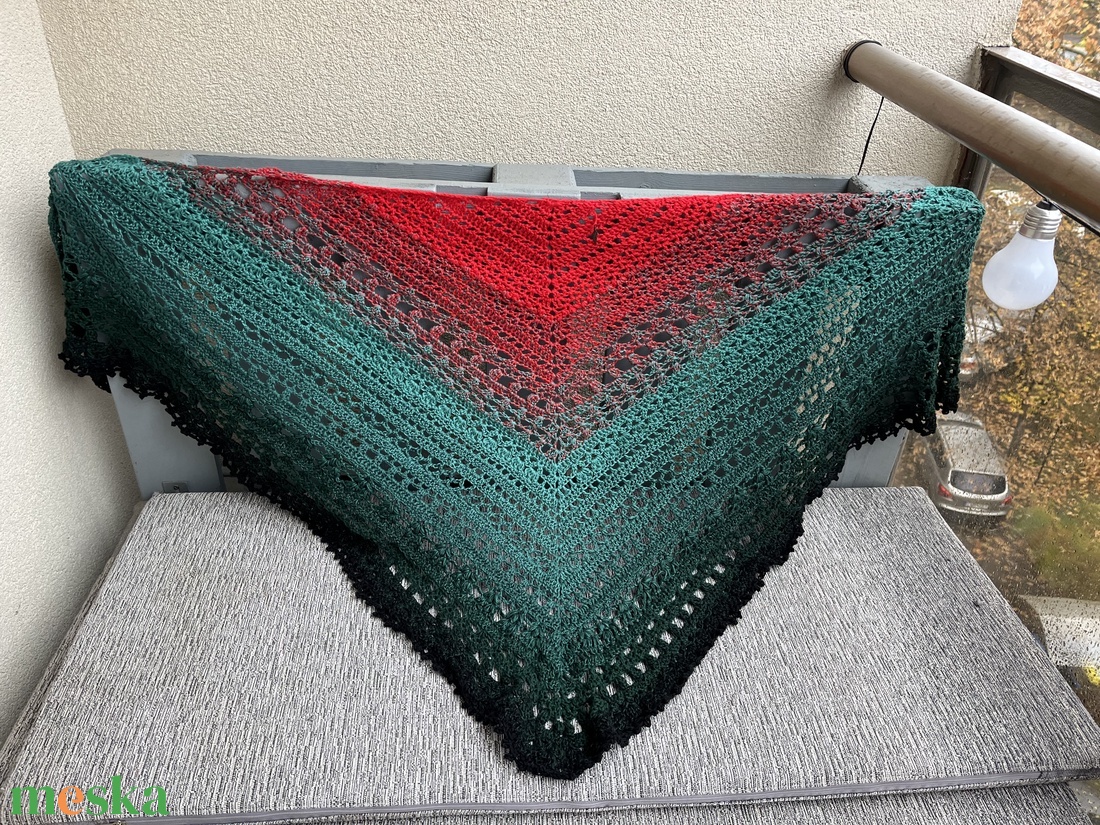 Piros-türkiz horgolt kendő - ruha & divat - sál, sapka, kendő - vállkendő - Meska.hu