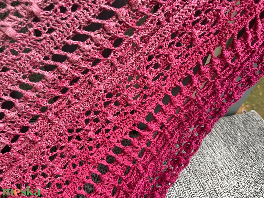 Rózsaszín horgolt kendő - ruha & divat - sál, sapka, kendő - vállkendő - Meska.hu