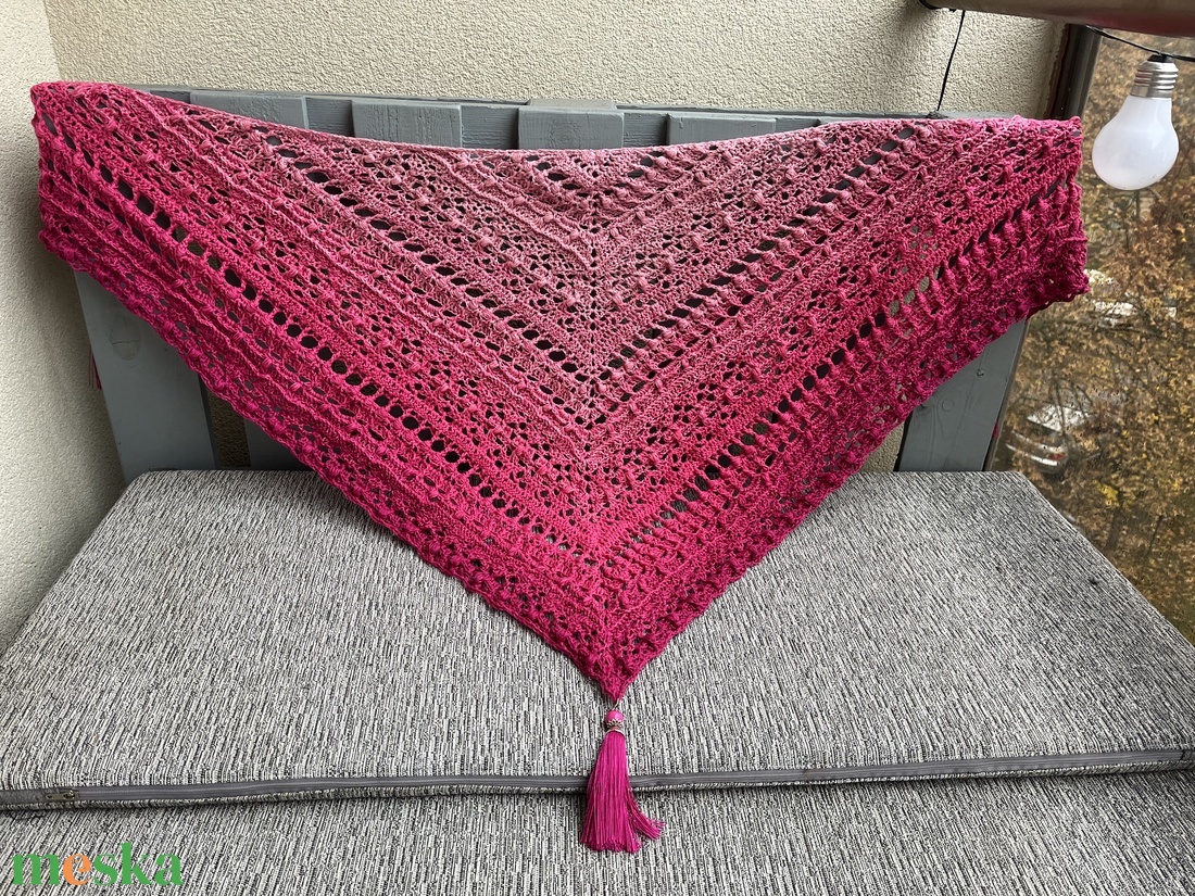 Rózsaszín horgolt kendő - ruha & divat - sál, sapka, kendő - vállkendő - Meska.hu