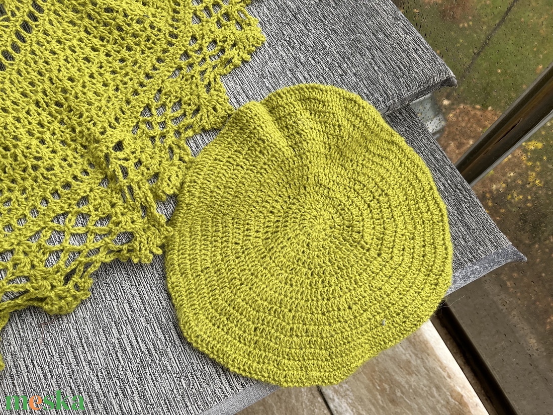 Lime zöld horgolt kendő és barett - ruha & divat - sál, sapka, kendő - sapka & sál szett - Meska.hu