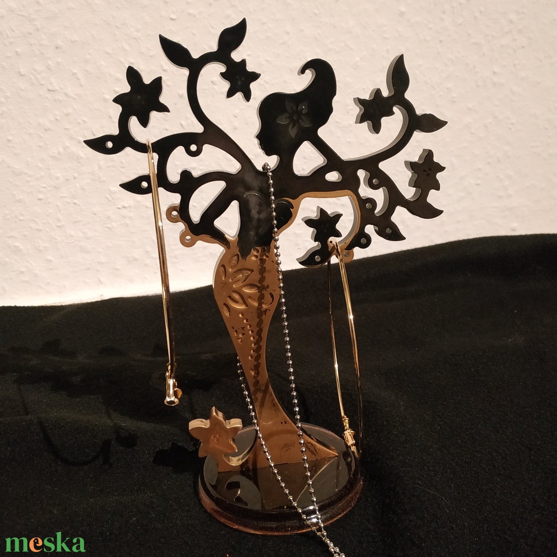 Ékszertartó - Fekete / arany - ékszer - ékszertartó - ékszertartó állvány - Meska.hu