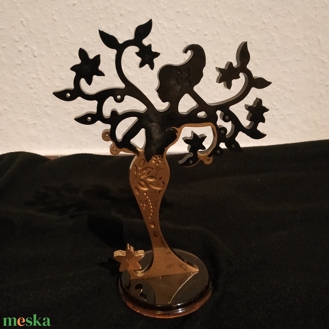 Ékszertartó - Fekete / arany - ékszer - ékszertartó - ékszertartó állvány - Meska.hu