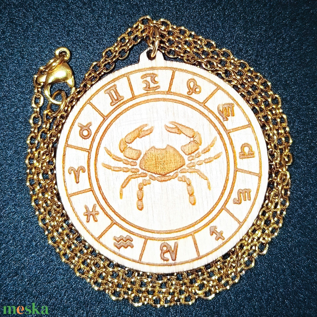 Rák horoszkópos nyaklánc � natúr fa medál, 18K aranyozott nemesacél lánccal - ékszer - nyaklánc - medálos nyaklánc - Meska.hu