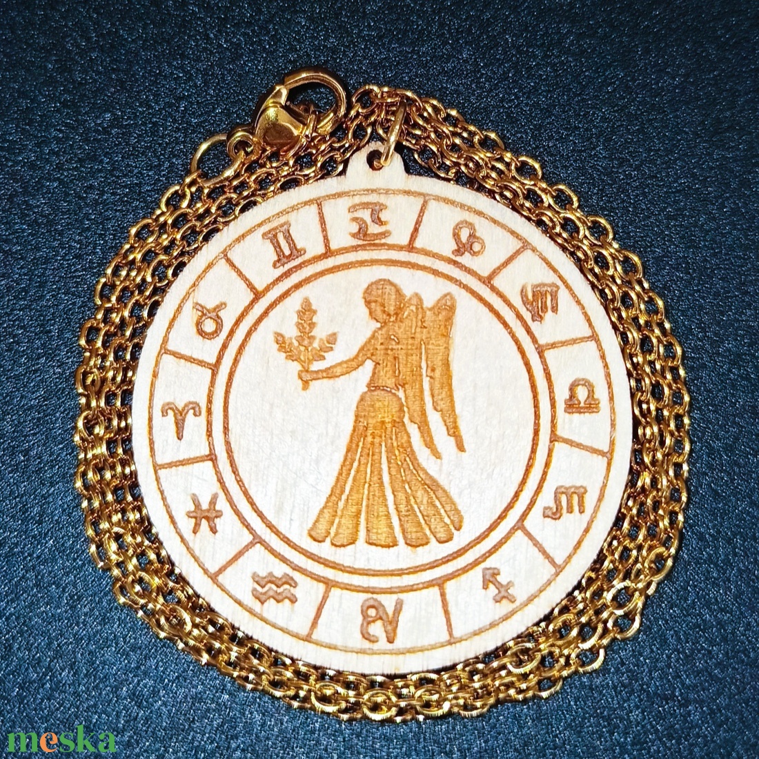 Szűz horoszkópos nyaklánc � natúr fa medál, 18K aranyozott nemesacél lánccal - ékszer - nyaklánc - medálos nyaklánc - Meska.hu
