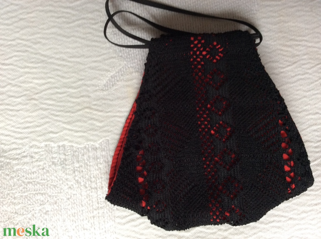 Piros- feketecsipkés maszk  - férfi & uniszex - férfi & uniszex - Meska.hu