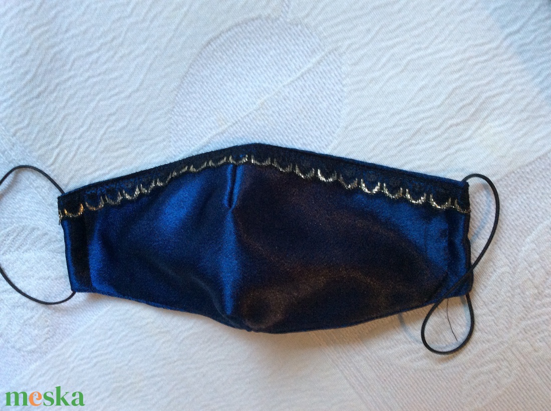 Szatén sötétkék,fekete-arany csipkés maszk - ruha & divat - maszk, arcmaszk - női - Meska.hu