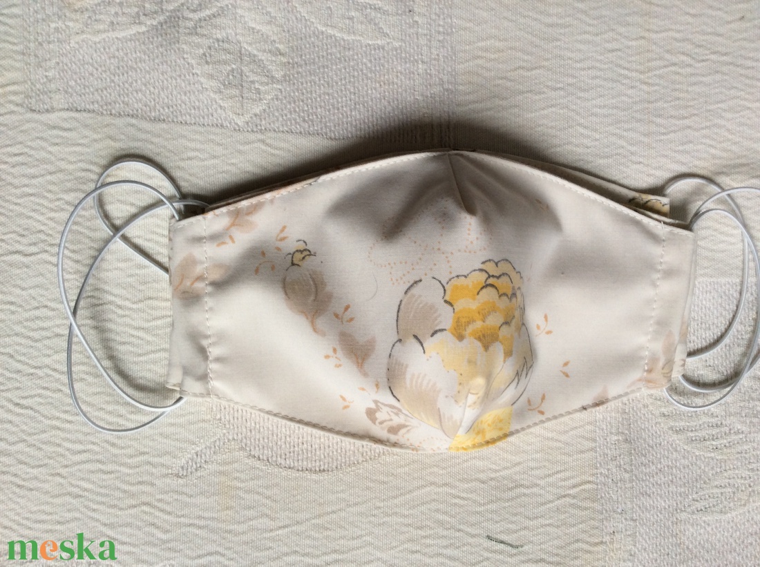 Bézsvirágos textil maszk - ruha & divat - maszk, arcmaszk - női - Meska.hu