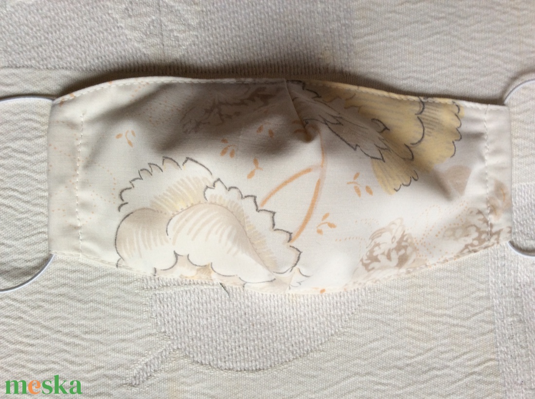 Bézsvirágos textil maszk - ruha & divat - maszk, arcmaszk - női - Meska.hu