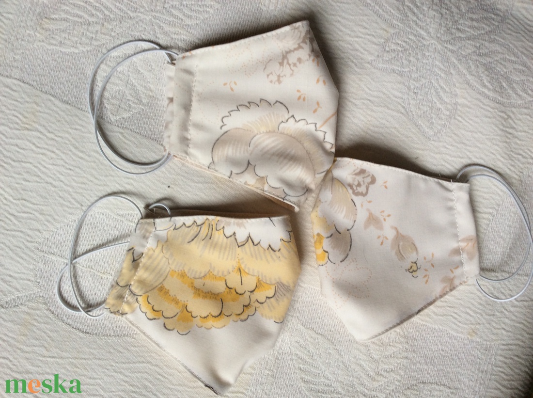 Bézsvirágos textil maszk - ruha & divat - maszk, arcmaszk - női - Meska.hu