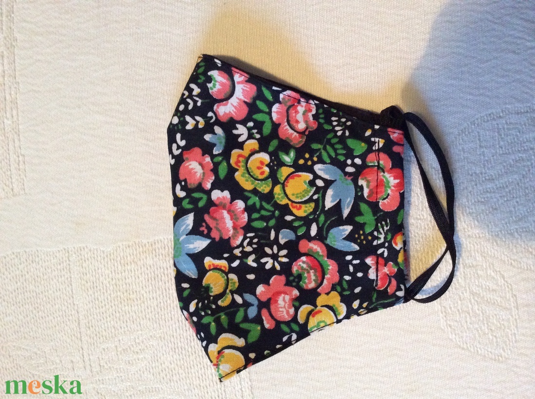 XL-es Fekete,rózsákkal, maszk - ruha & divat - maszk, arcmaszk - női - Meska.hu