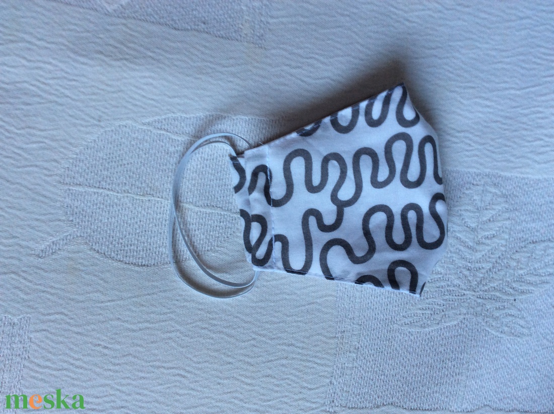 Szürke hullámmint�s textil maszk - ruha & divat - maszk, arcmaszk - női - Meska.hu