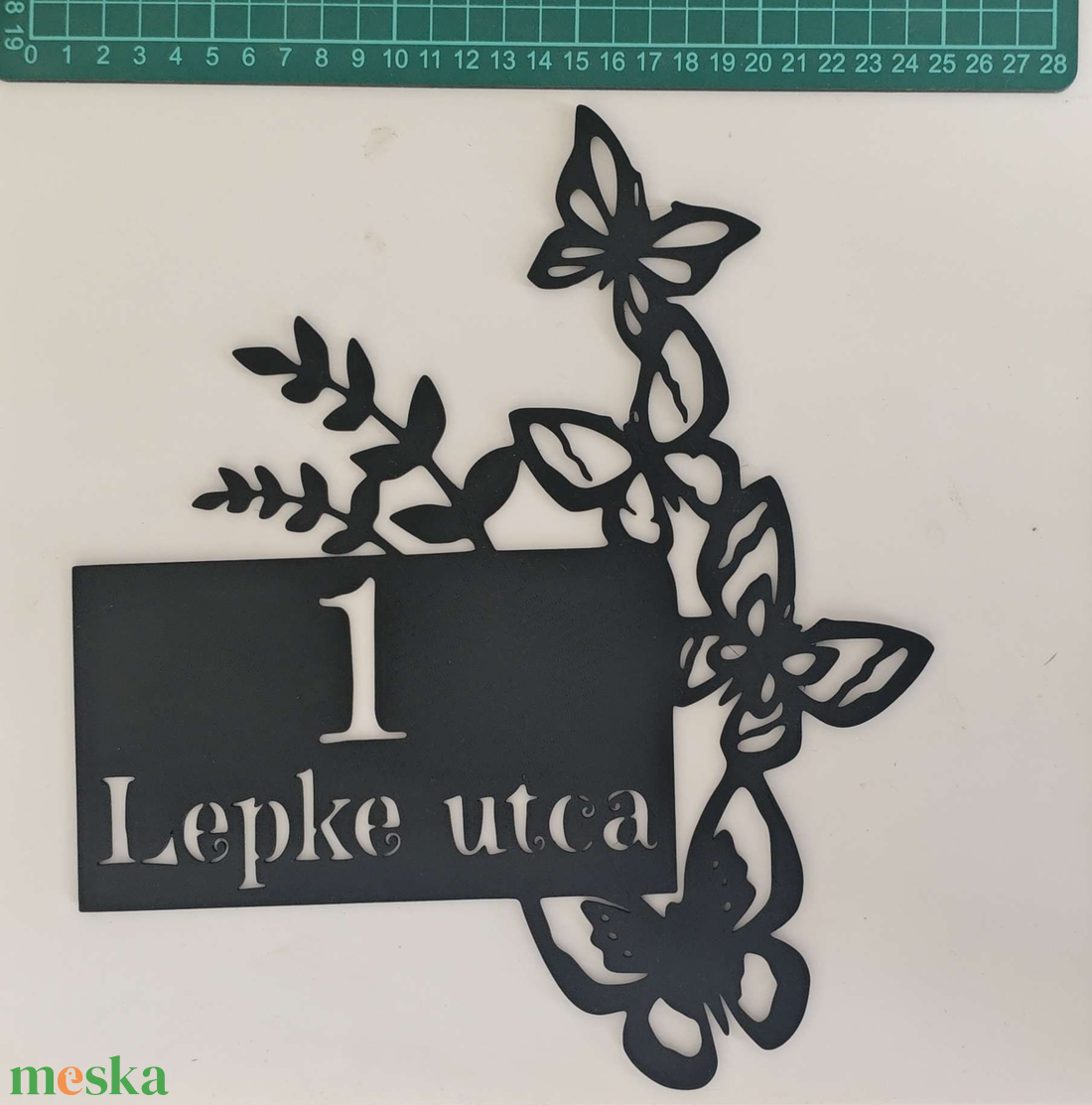 Egyedi pillangós házszámtábla - lepkés kültéri házszám, nőies természetes design, UV-álló - otthon & életmód - ház & kert - házszám - Meska.hu