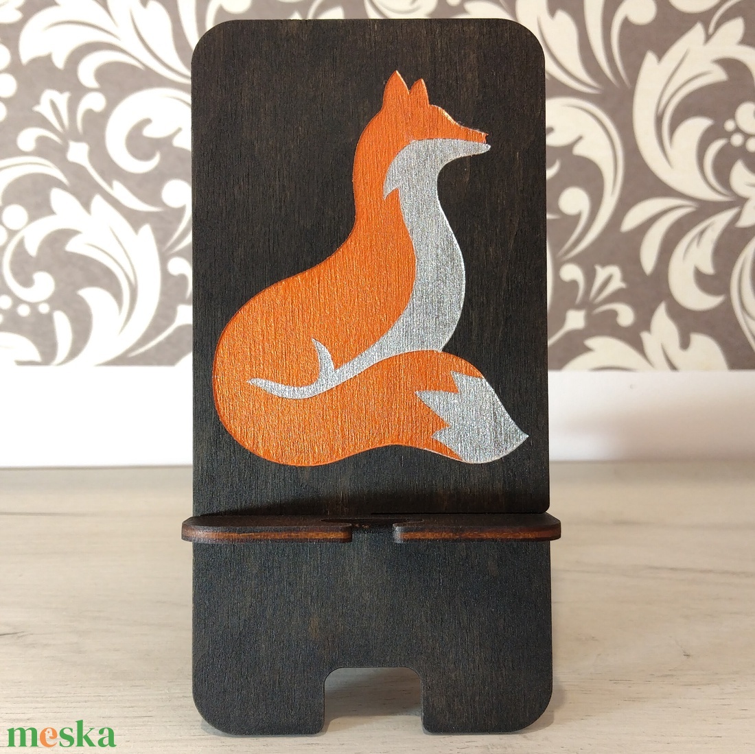 Asztali telefontartó róka mintával ébenfekete színben - otthon & életmód - tárolás & rendszerezés - íróasztali tároló - Meska.hu