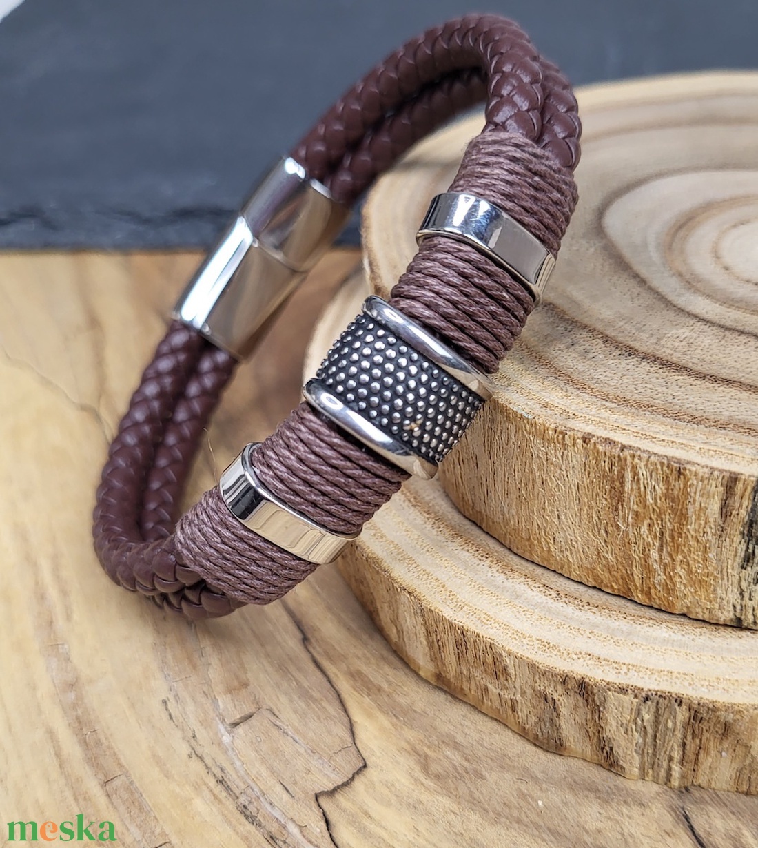 Férfi fonott Bőr karkötő barna, mágnes csattal - ékszer - karkötő - fonott karkötő - Meska.hu