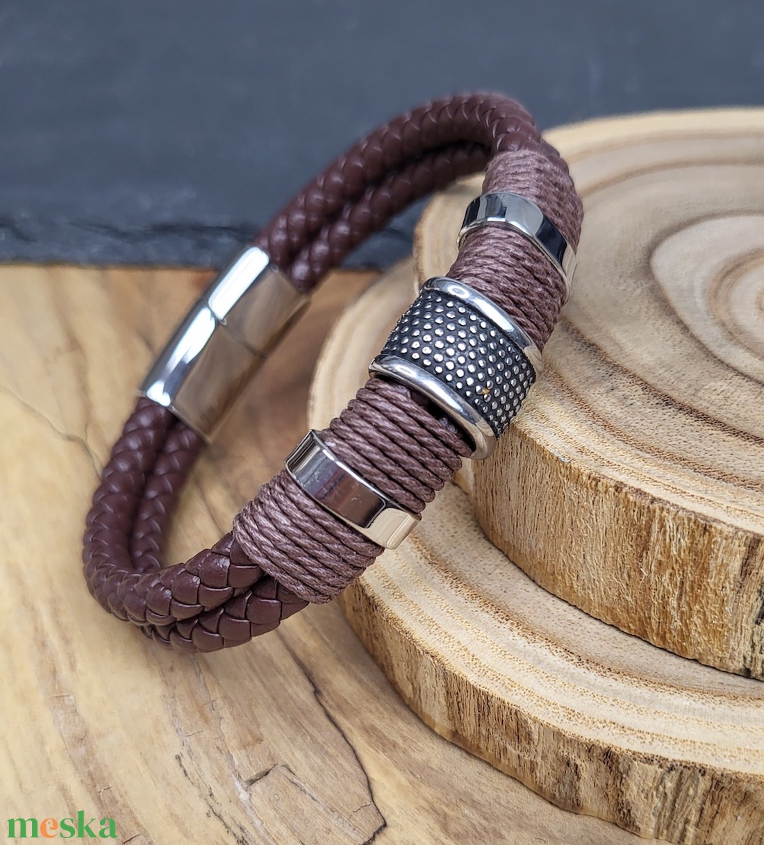 Férfi fonott Bőr karkötő barna, mágnes csattal - ékszer - karkötő - fonott karkötő - Meska.hu