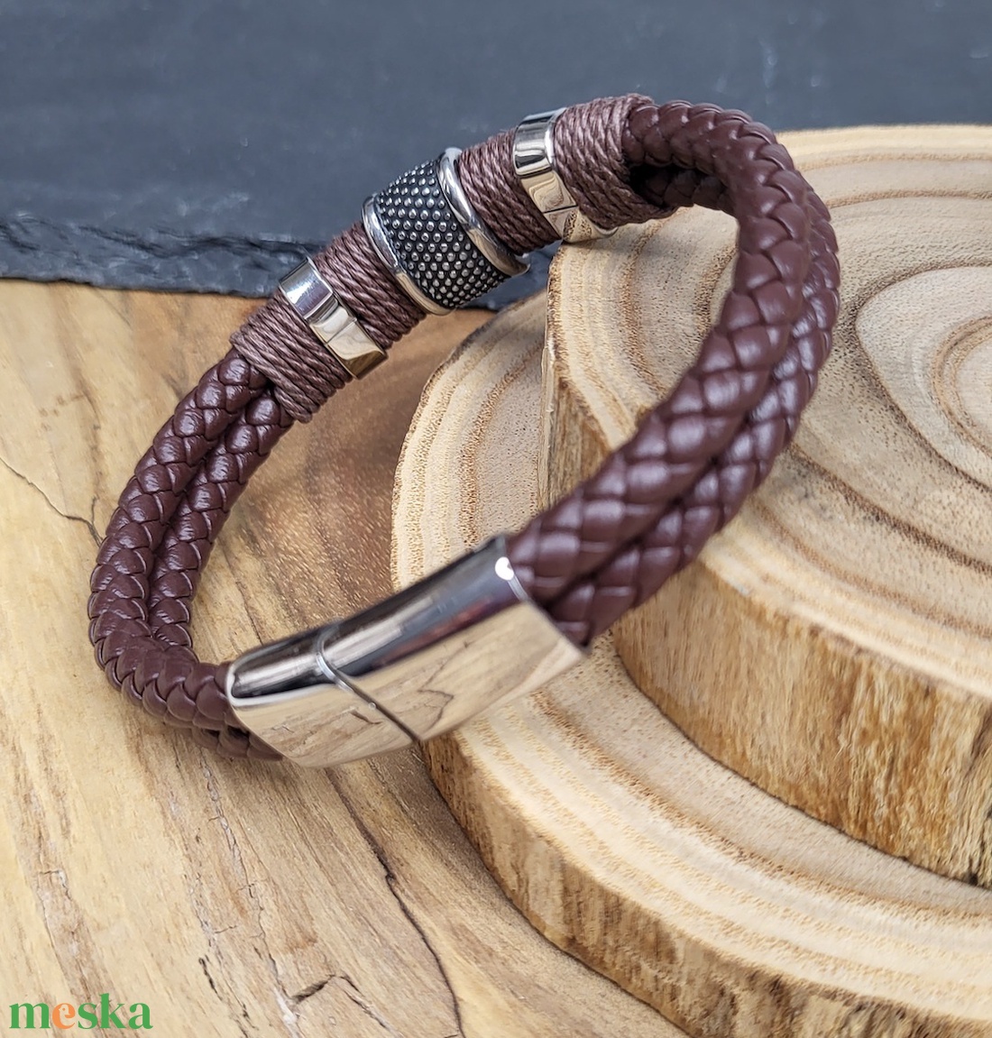 Férfi fonott Bőr karkötő barna, mágnes csattal - ékszer - karkötő - fonott karkötő - Meska.hu
