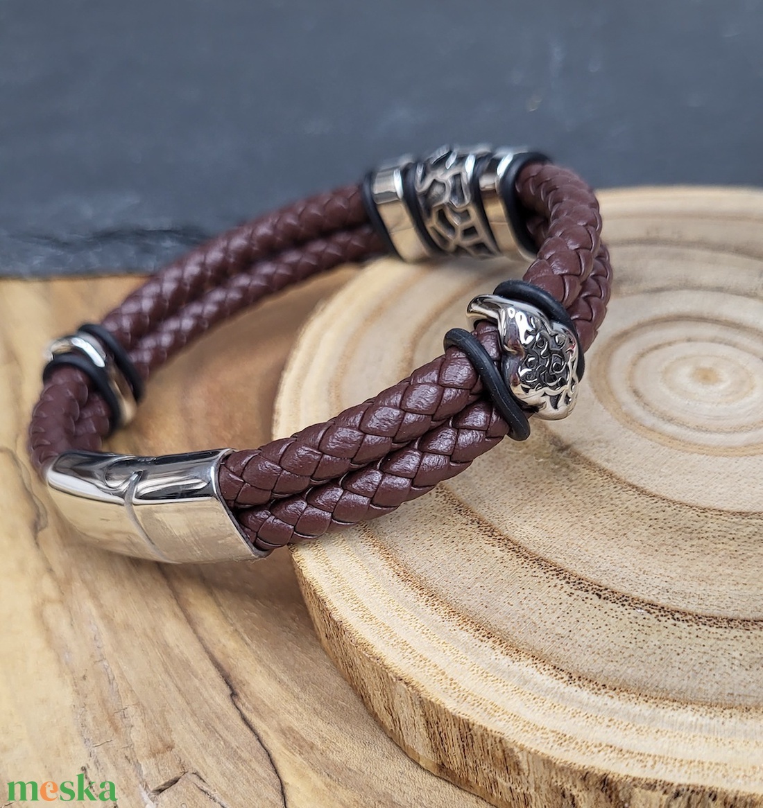 Férfi fonott Bőr karkötő barna, nemesacél mágnes csattal és kiegészítőkkel - ékszer - karkötő - fonott karkötő - Meska.hu