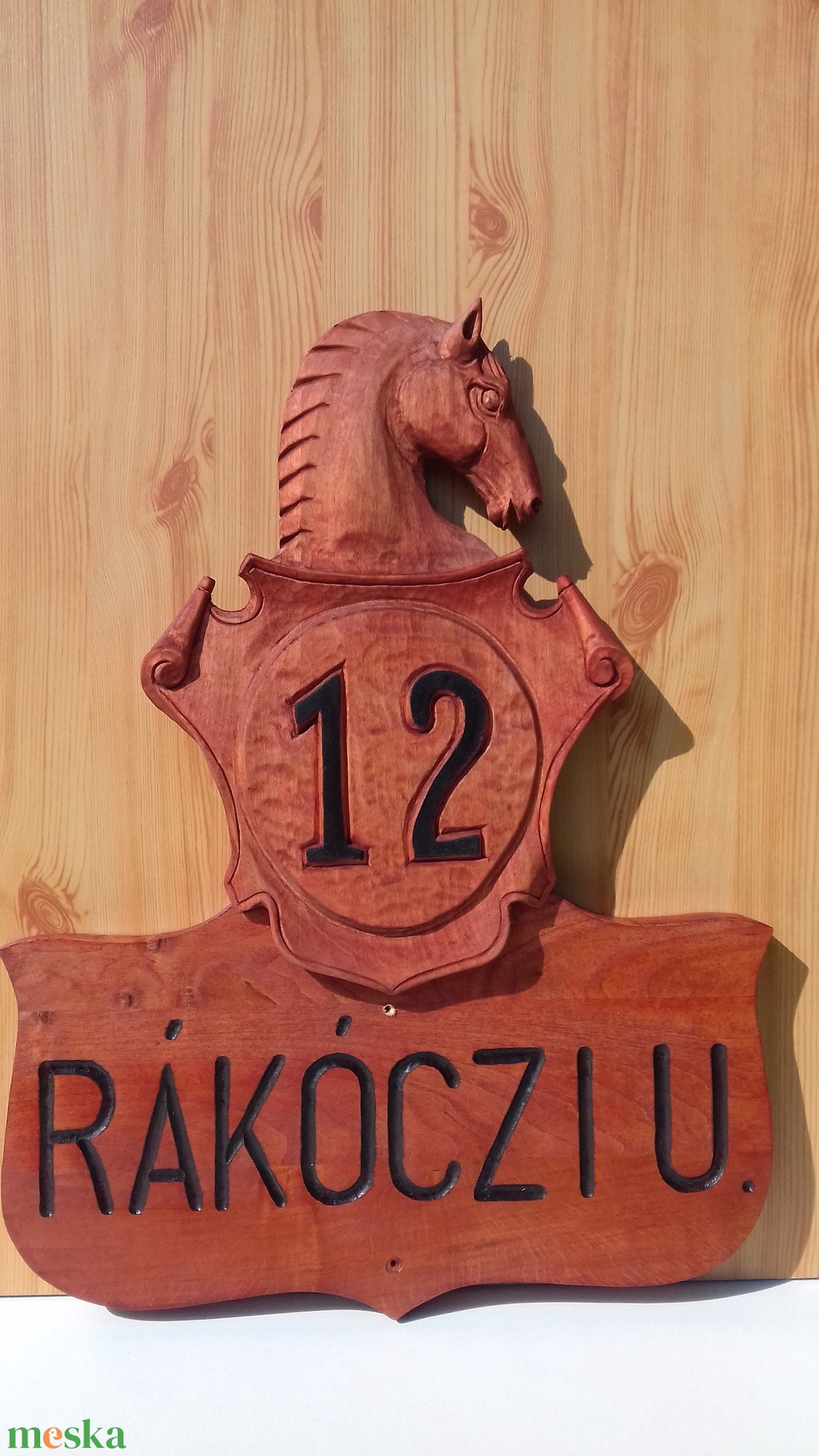 lovas házszámtábla fatábla  lovaskép falikép fafaragás  lovas  ajándéktárgyak lovastermékek lovaglás - otthon & életmód - ház & kert - házszám - Meska.hu
